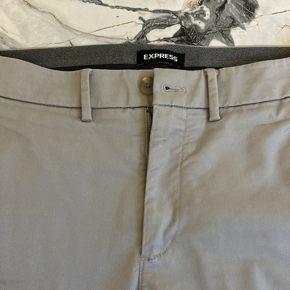 EXPRESS Skinny Hyper Stretch Chino. Grey, size 32/32 - Picture 2 of 5
